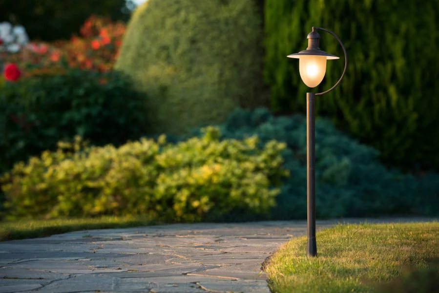 Lucide ARUBA - Lamp post - 1xE27 - IP44 - Rust Brown - ambiance 1